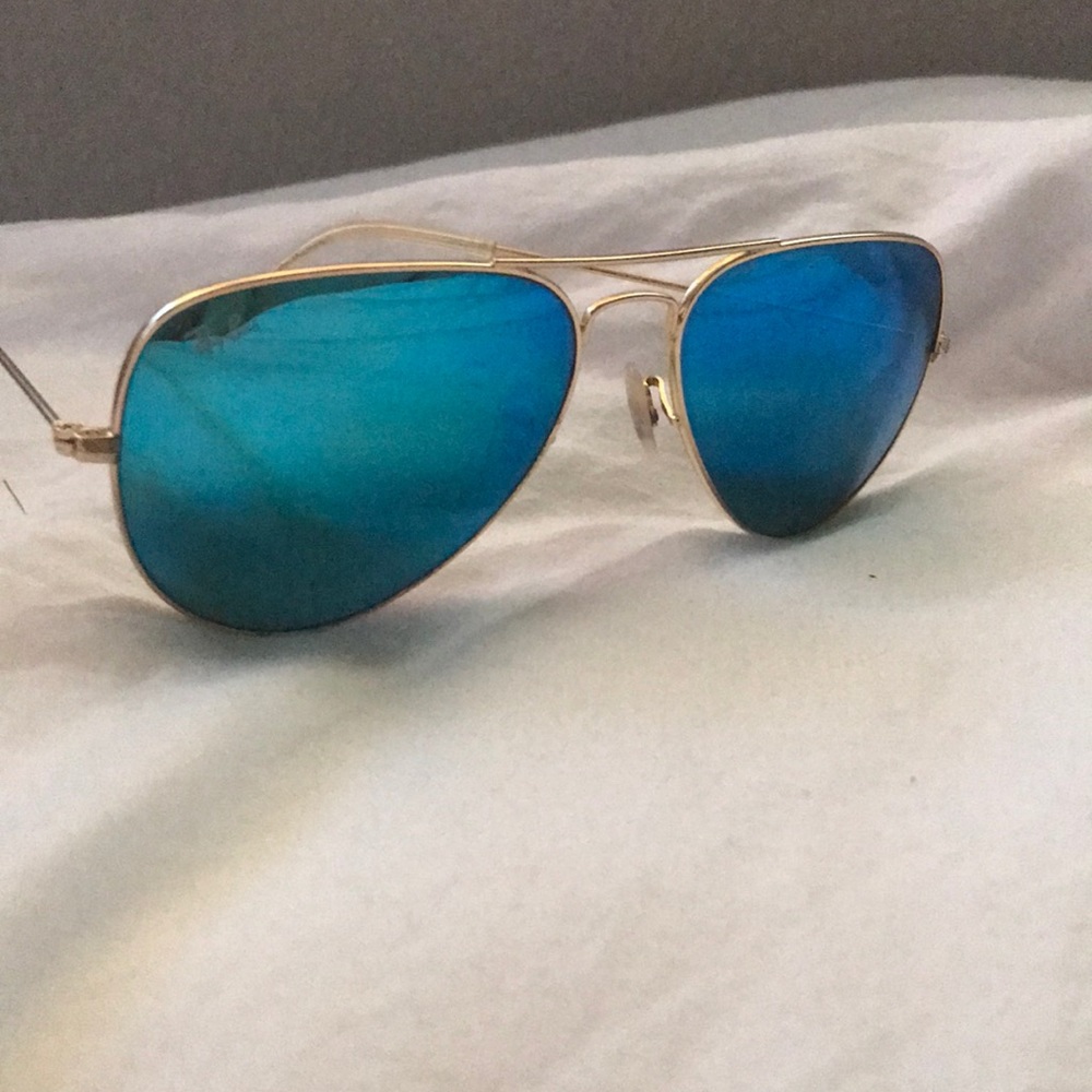Blue aviator ray bans